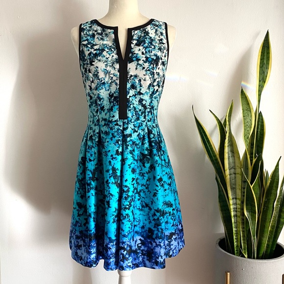 Vince Camuto Dresses & Skirts - 🥂HP🥂 Vince Camuto Pleated Midi Dress